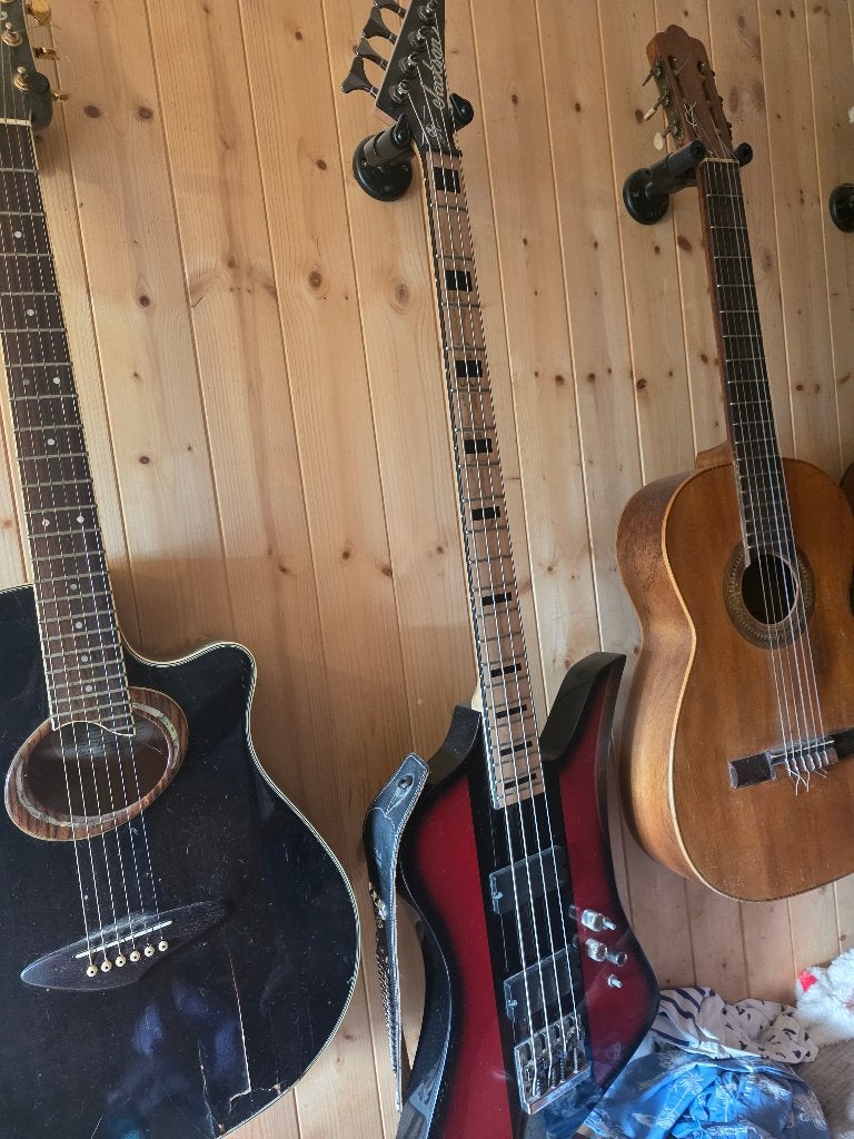 Guitare electrique + basse, Musique & Instruments, Enlèvement, Comme neuf, Électrique, 6 cordes