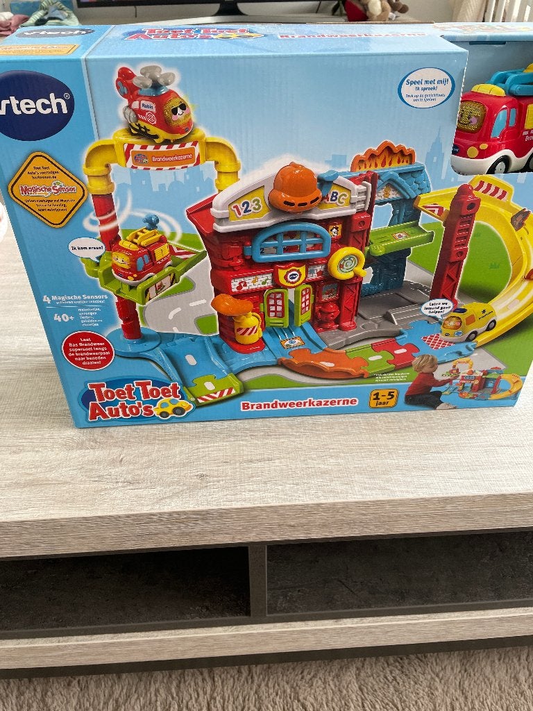 Toet toet auto brandweerkazerne, Kinderen en Baby's, Ophalen, Nieuw, 2 tot 4 jaar
