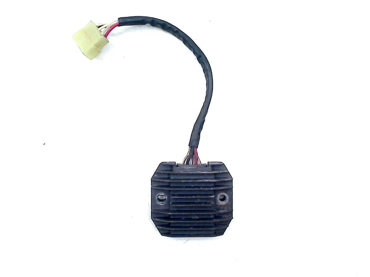REGULATEUR DE TENSION FZS 600 Fazer 2002-2003 (FZS600), Dhr. S. di Majo, Utilisé, Info@cama-motorparts.nl, P.J. Troelstraweg 8 8
3144 CX  MAASSLUIS, NL