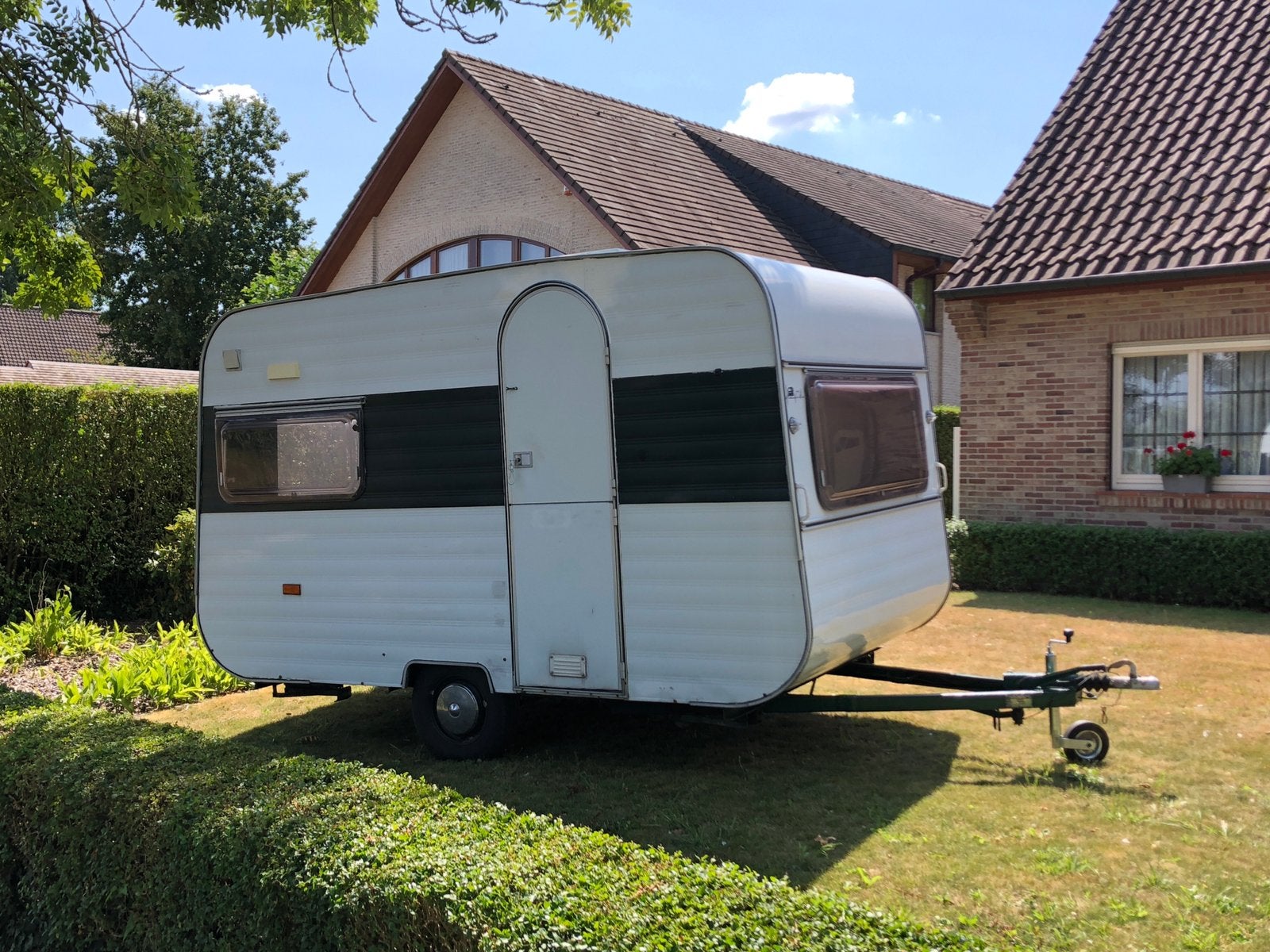 Caravan 750kg met voortent, Caravans en Kamperen, Caravans, Standaardzit, Koelkast, Omvormbare zithoek, Tot en met 3