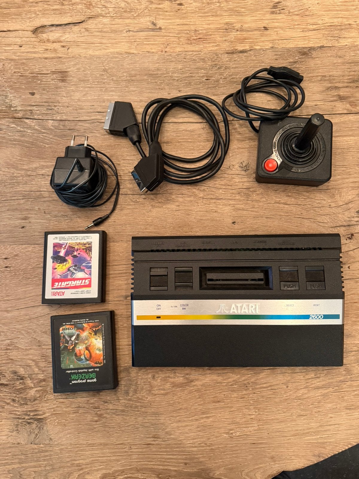 Vintage Atari 2600 spelcomputer originele joystick 2 spellen, Consoles de jeu & Jeux vidéo, Enlèvement, Comme neuf, Atari 2600