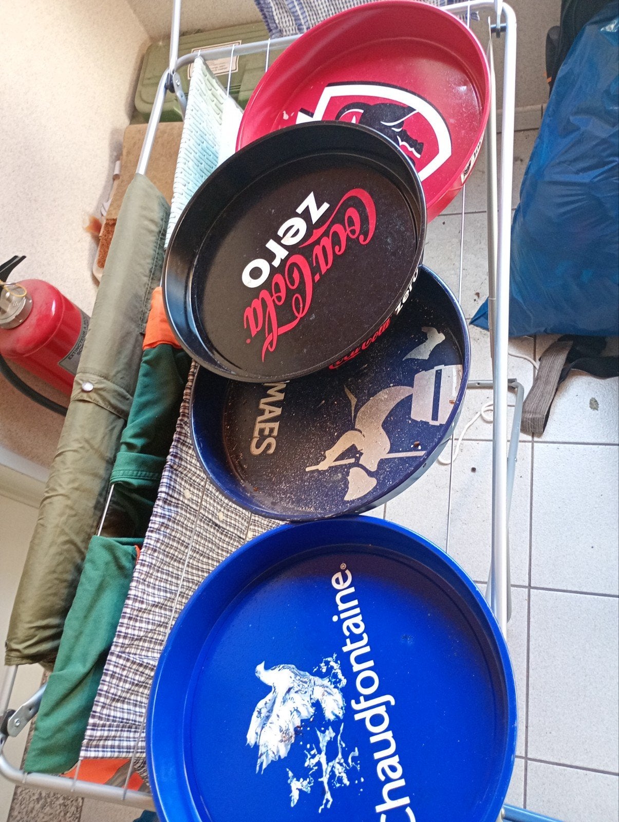 Lot van 10 horeca dienbladen (Jupiler, Coca-Cola, Maes), Enlèvement