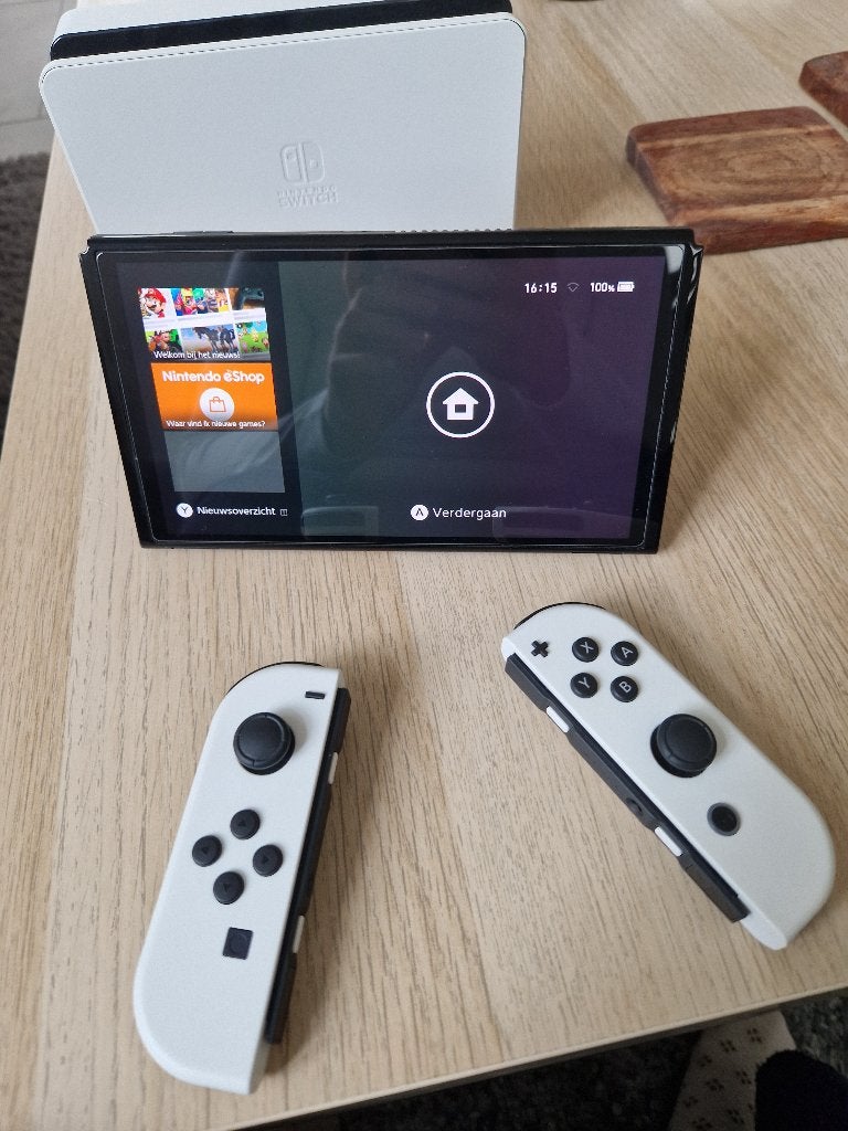 NINTENDO Switch OLED blanc, Switch OLED, Comme neuf, Enlèvement, Avec jeux