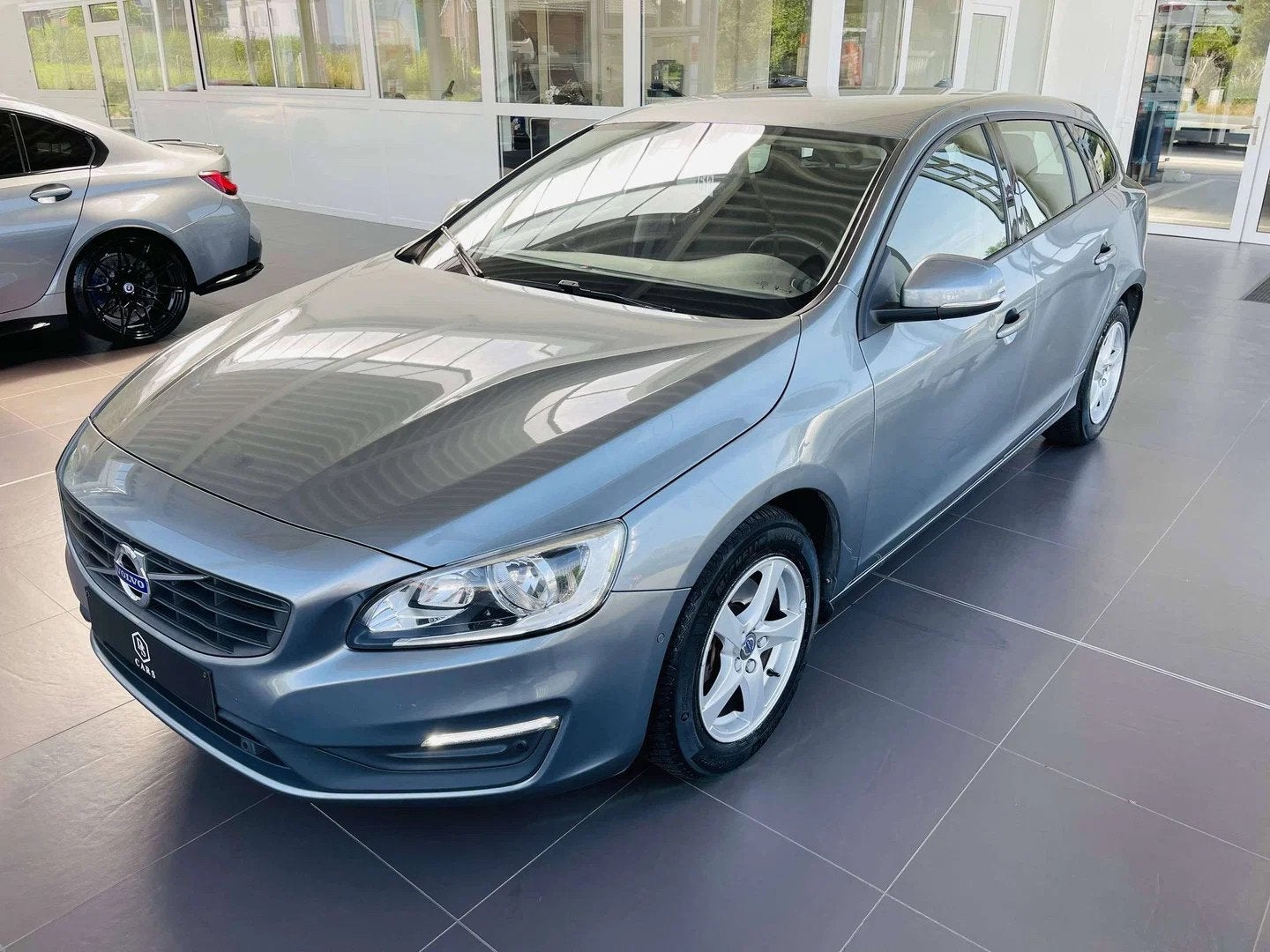 Volvo V60 2.0D * GARANTIE + GPS * (automatique), Argent ou Gris, Achat, Euro 6, Entreprise