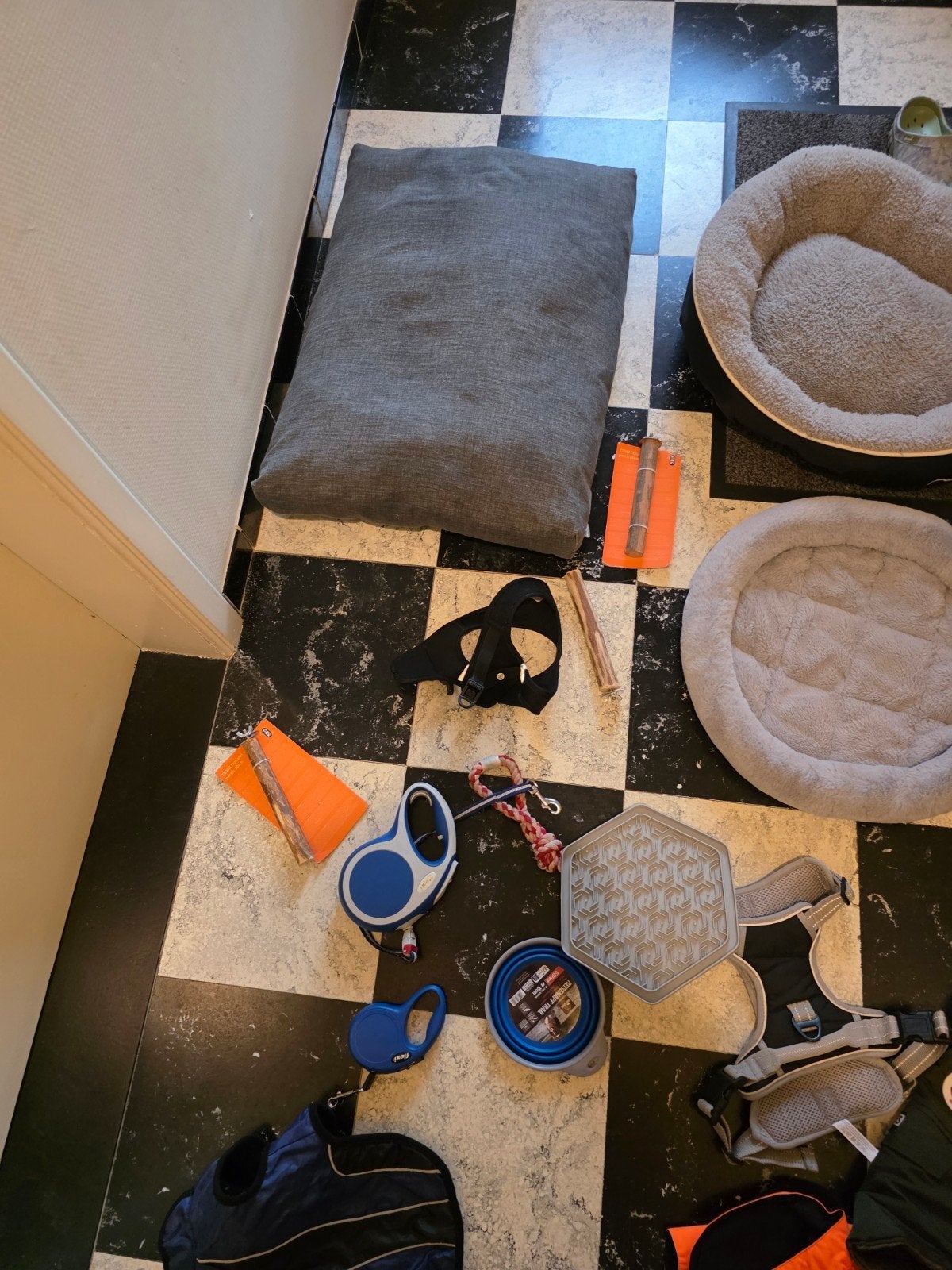 veel hondenspulletjes pakket, Hobby en Vrije tijd, Pottenbakken, Ophalen