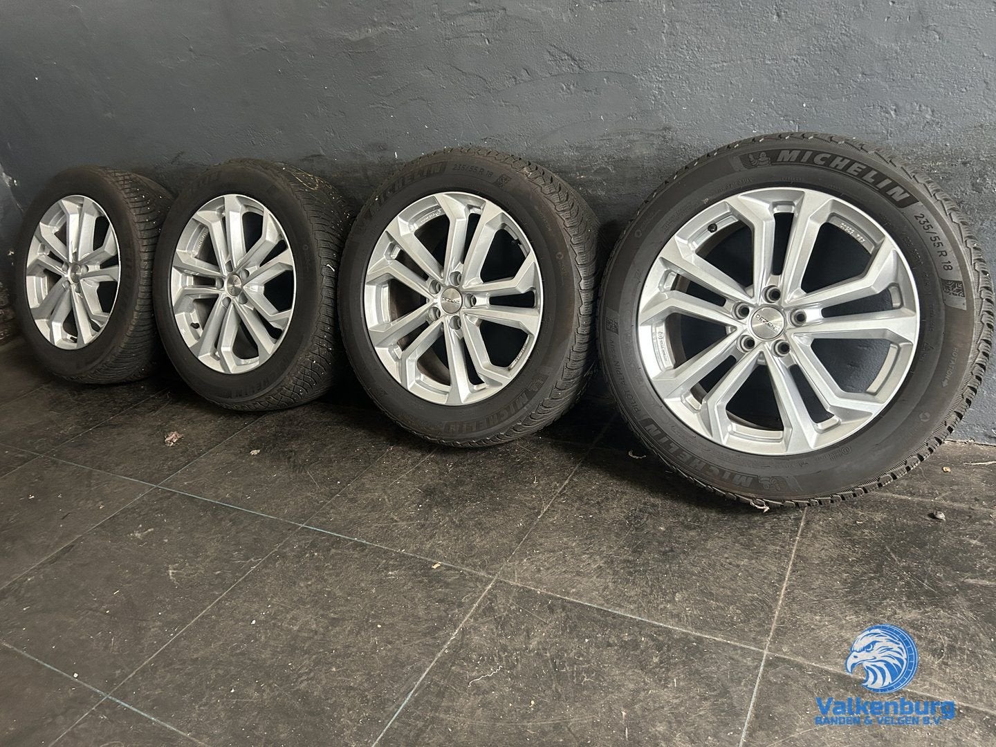 9mm! Volvo XC40 XC60 18 inch velgen 5x108 winterbanden 235/5, Pneus et Jantes, Pneus hiver, Véhicule de tourisme, -