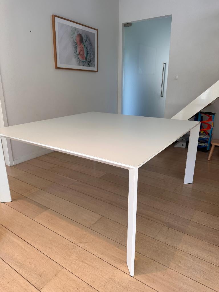 Vierkante design tafel, Ophalen, Strak, Vierkant, Zo goed als nieuw