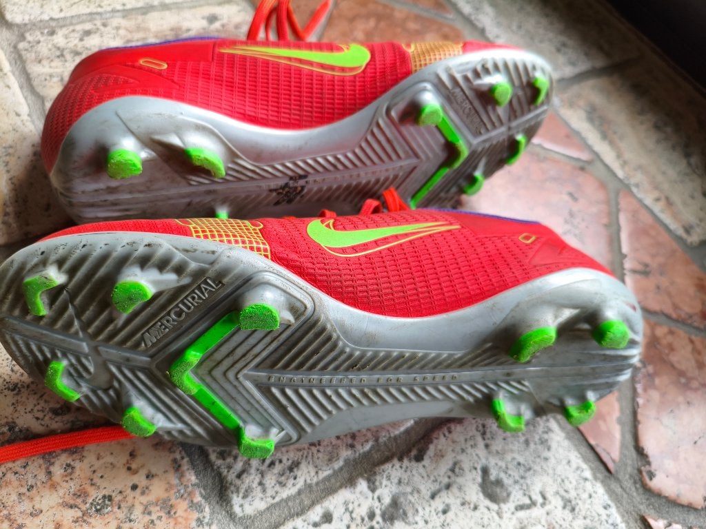 Nike voetbalschoen maat 38, Ophalen, Schoenen, Zo goed als nieuw, Maat S