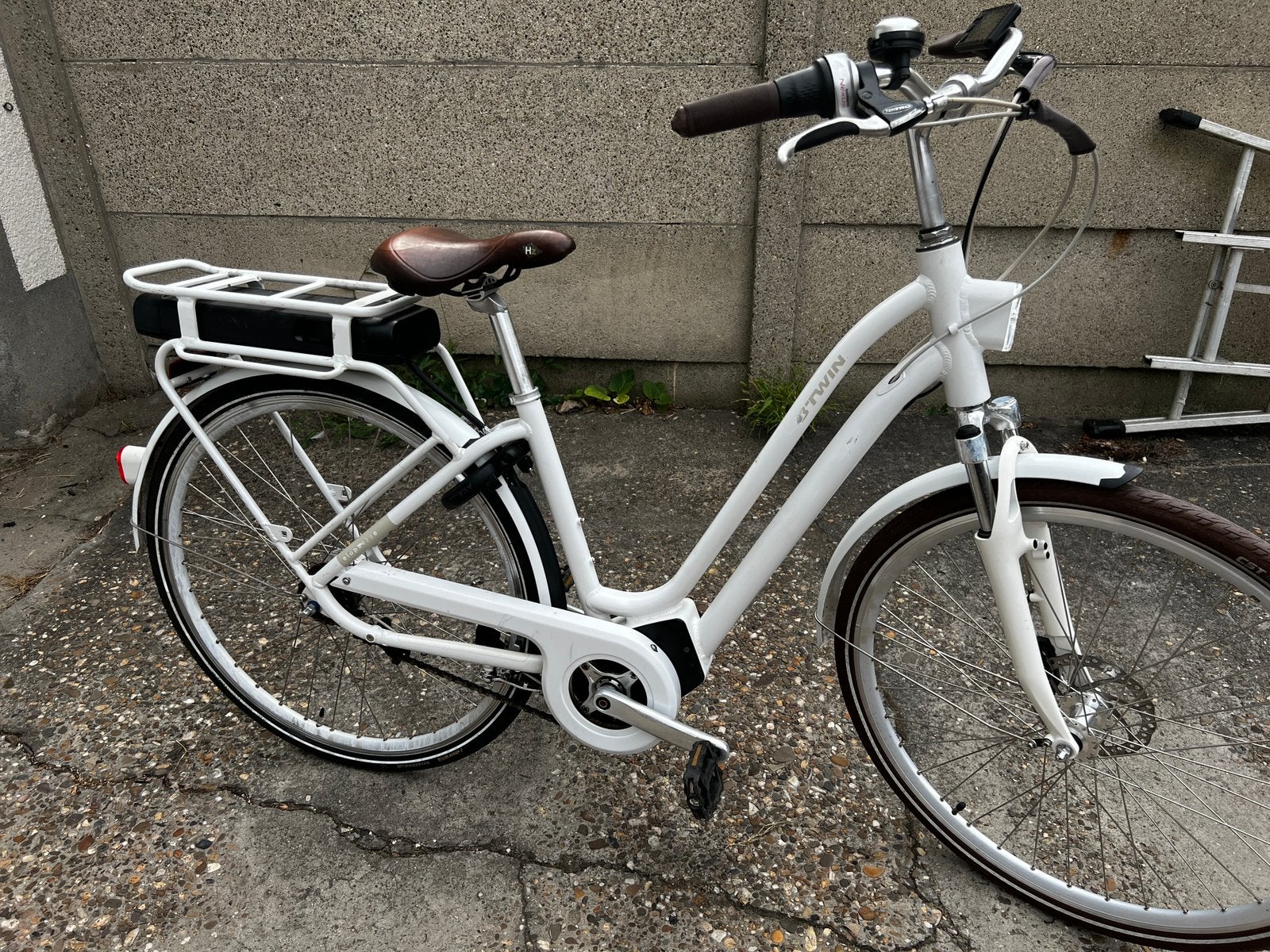 Elektrische fiets middenmotor decathlon, Zo goed als nieuw, 51 tot 55 cm, 50 km per accu of meer, Ophalen