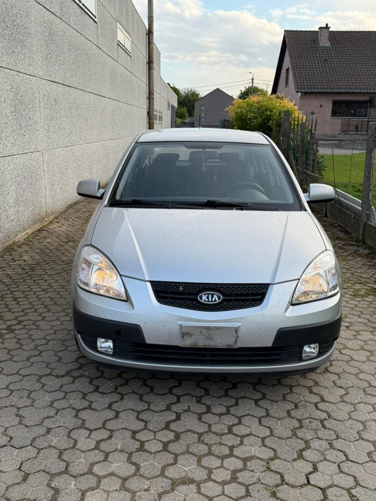 Kia Rio 1.4 benzine - 96500km, Autos, Argent ou Gris, Achat, 4 portes, Boîte manuelle