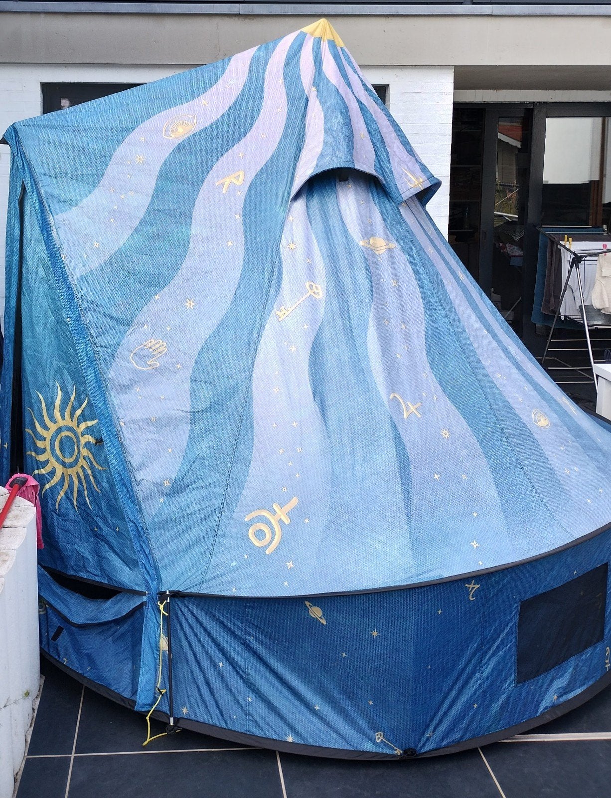 Blauwe tent Tomorrowland, Caravans en Kamperen, Ophalen