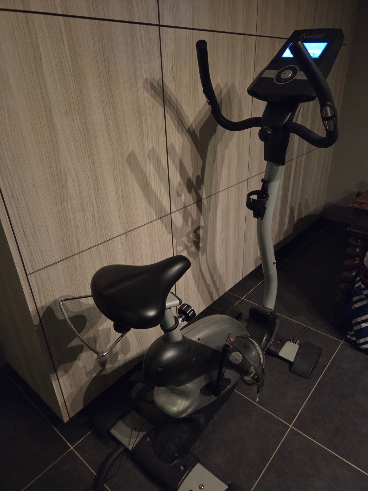 Hometrainer merk Formula, Sports & Fitness, Enlèvement, Utilisé, Vélo d'appartement