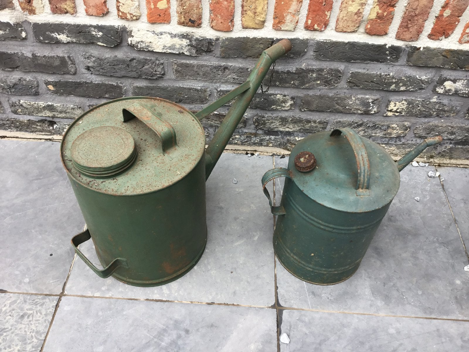 2 oude leger gieters, Verzamelen, Ophalen, Gebruikt