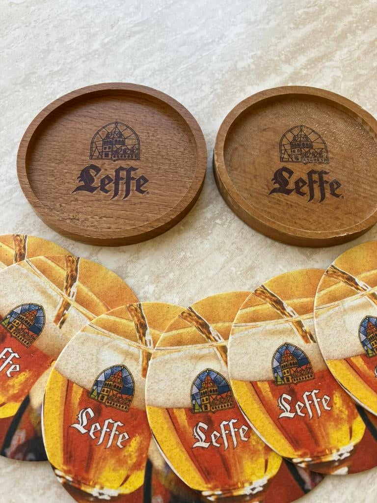 LEFFE 2 houten onderzetters + 6 bierviltjes., Verzamelen, Biermerken, Ophalen of Verzenden, Zo goed als nieuw, Leffe