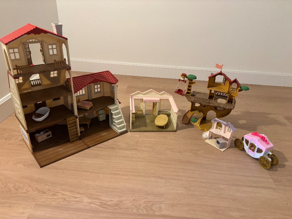 Sylvanian Families / Calico Critters Bundle, Enfants & Bébés, Jouets | Maisons de poupées, Comme neuf, Maison de poupées, Enlèvement