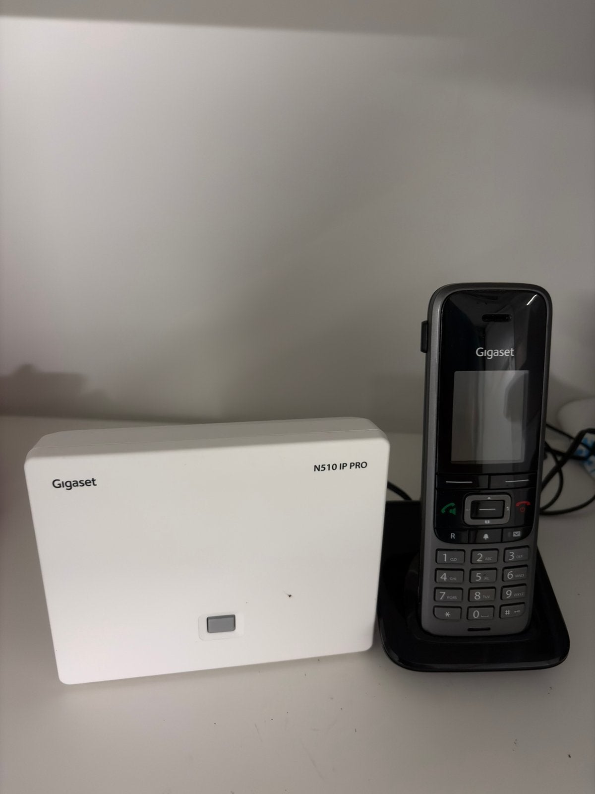Gigaset N510 IP PRO VoIP basisstation + Handset (Compleet), Telecommunicatie, Ophalen of Verzenden, Zo goed als nieuw