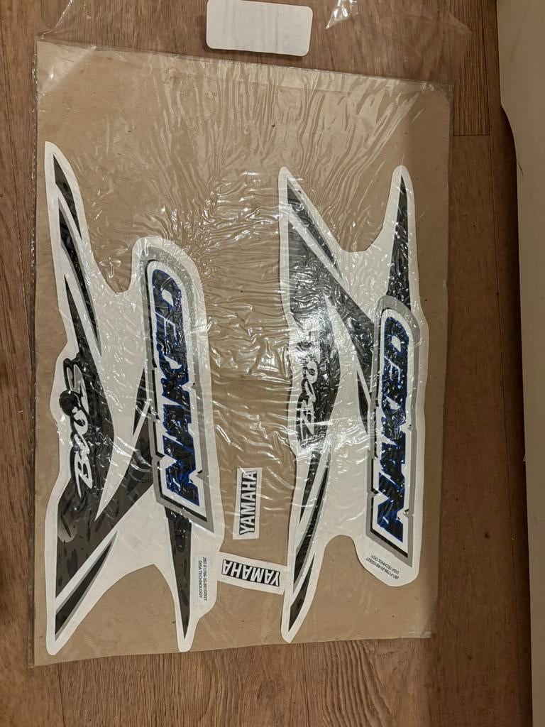 KIT DECO YAMAHA BOOSTER NAKED NEUF, Motoren, Ophalen