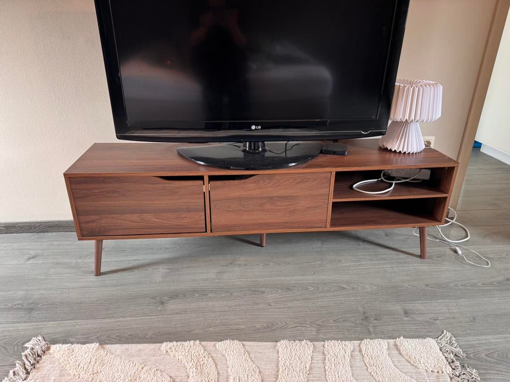 Tv kast, Enlèvement