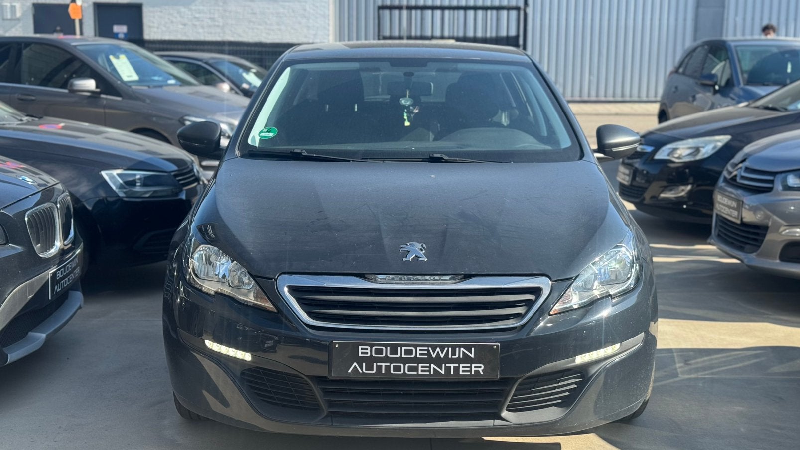 Peugeot 308 1.2Benzine 2015 120.xxxkm Groot onderhouden!, Stof, Zwart, Zwart, Handgeschakeld