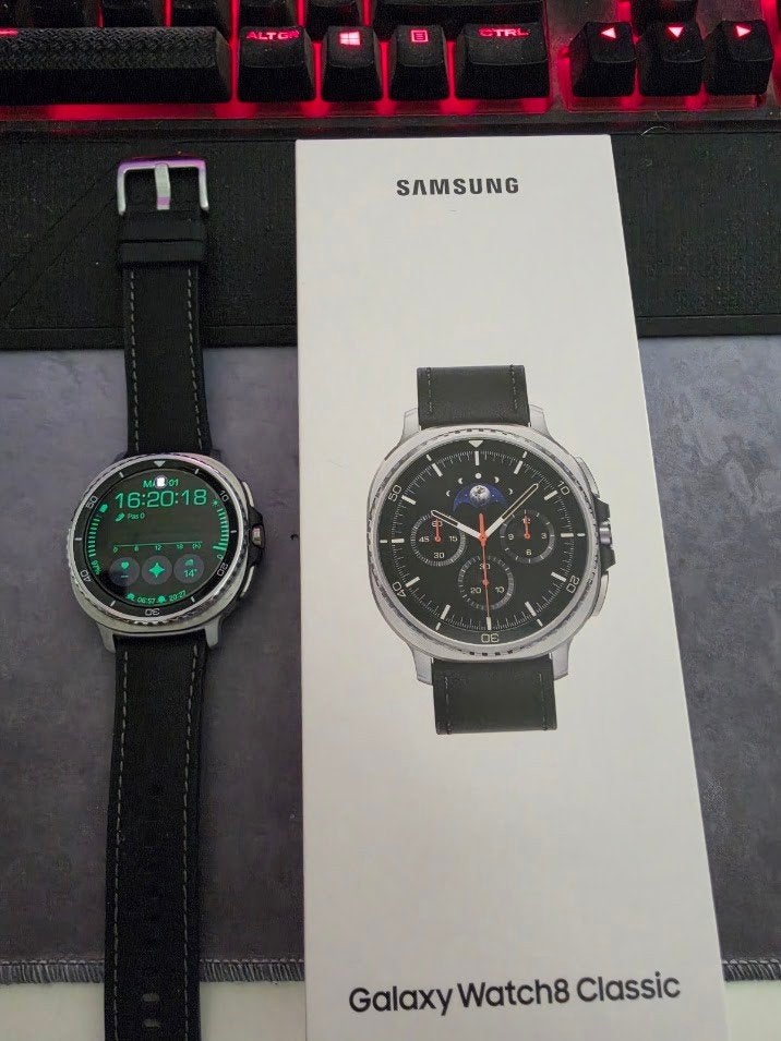 Samsung Galaxy Watch8 Classic 46 mm LTE – Boîte – TBE, Bijoux, Sacs & Beauté, Montres connectées, Étanche, Enlèvement ou Envoi