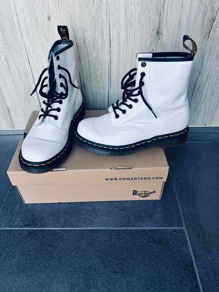 Chaussure DR martens, Enlèvement ou Envoi, Comme neuf