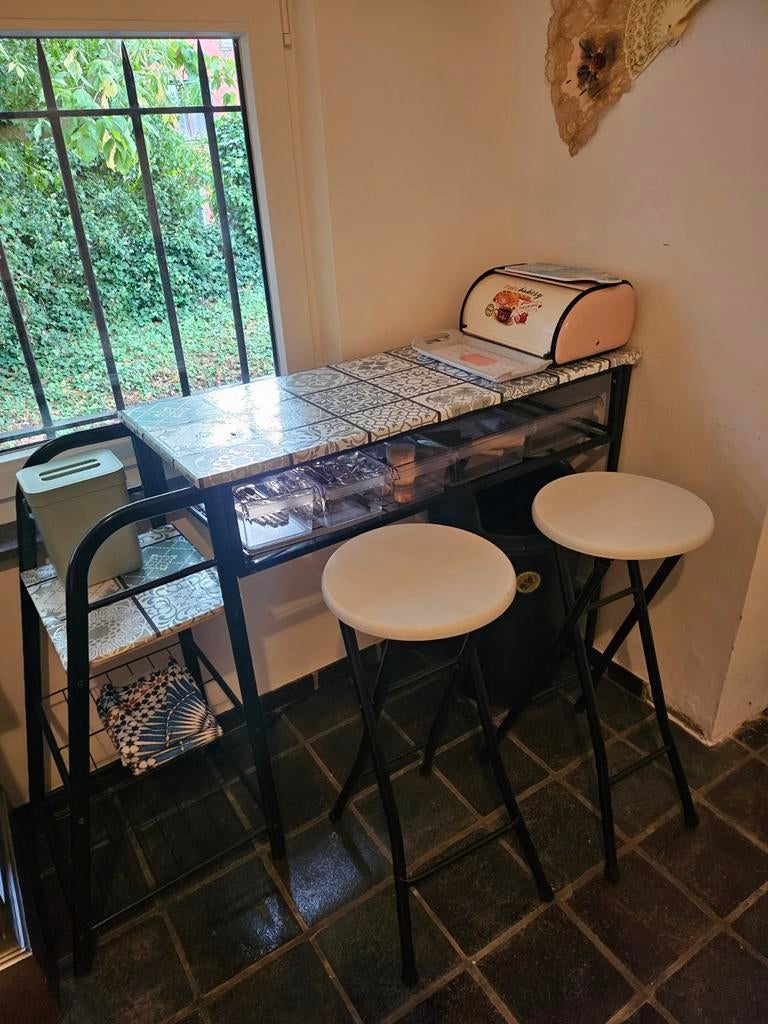 Table de cuisine et tabourets, Enlèvement