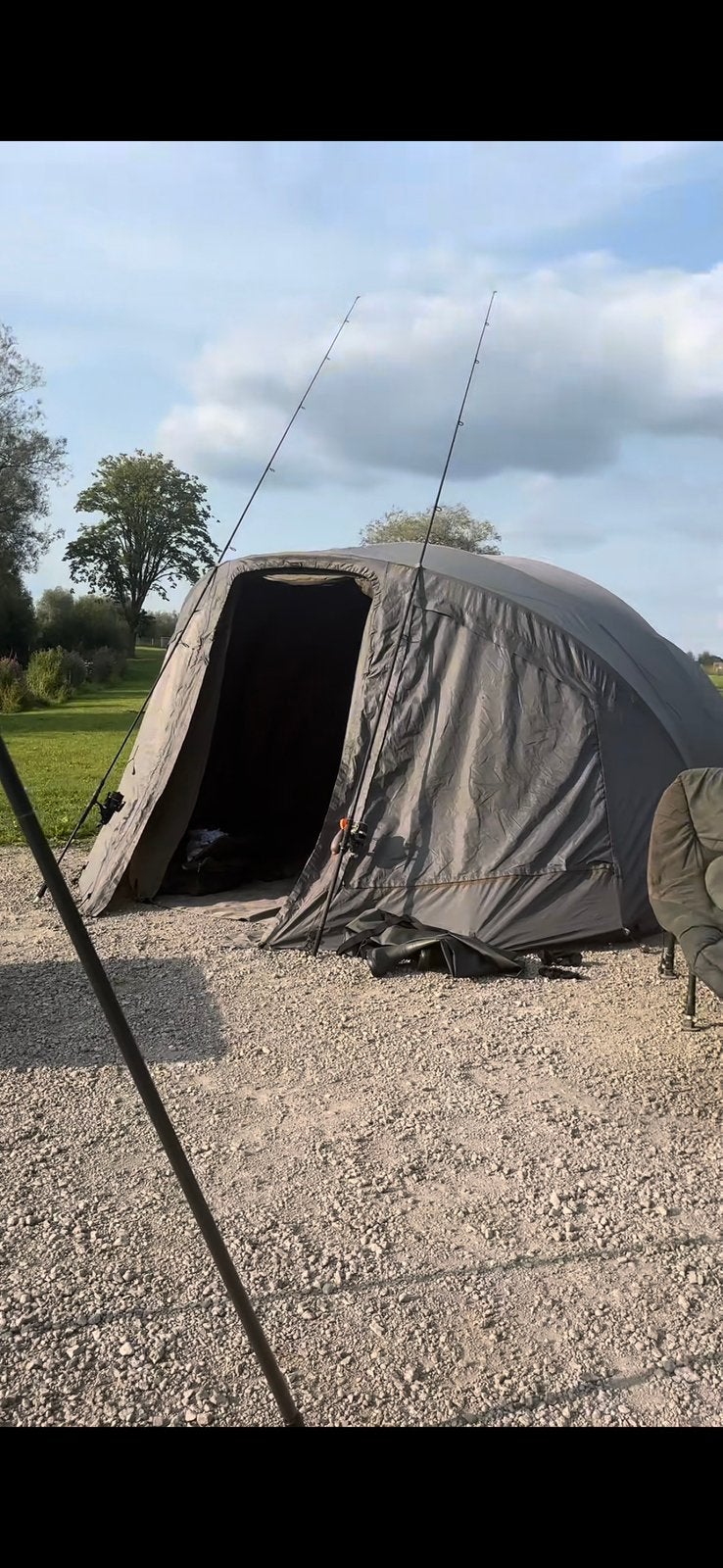 Tente avid carp 2man, Enlèvement, Comme neuf