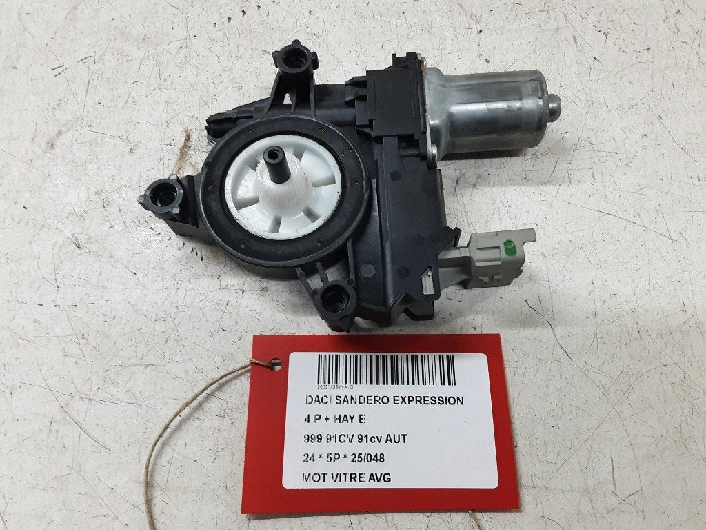 MOTEUR LEVE VITRE ELECTRIQUE AVANT GAUCHE Dacia Sandero III, Dacia, Mevr. I. Hauben, Utilisé, Avant
