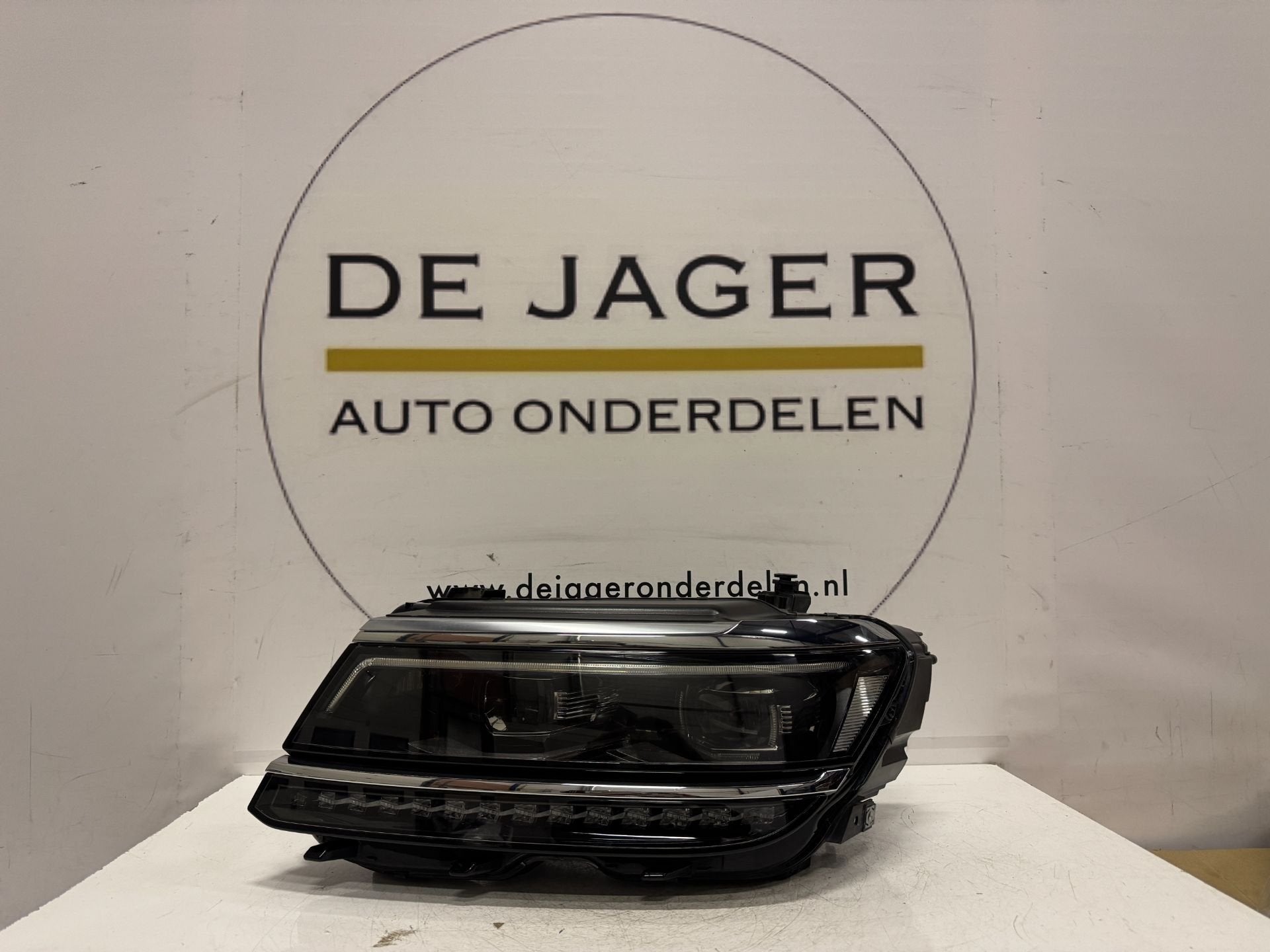 VW TIGUAN PHARE COMPLET LED GAUCHE 5NB941081D 2016-, Autos : Pièces & Accessoires, Éclairage, Volkswagen, Volkswagen AG, Vw@volkswagen.de