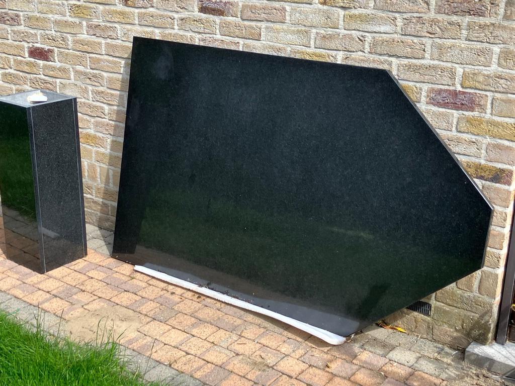 granieten tafel, 150 à 200 cm, Cinq personnes ou plus, Comme neuf, 100 à 150 cm