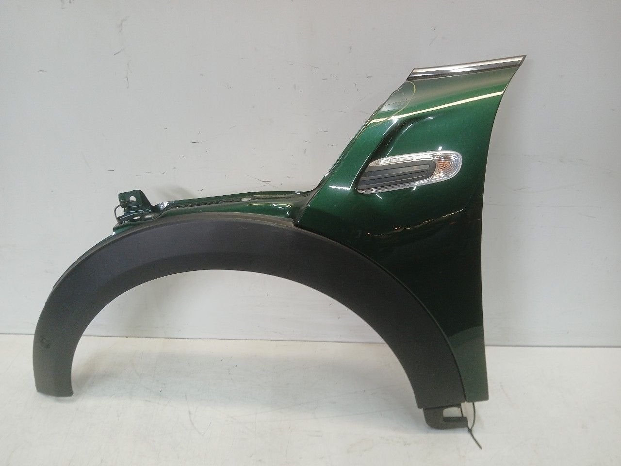 Spatbord links voor Mini Mini, Onderdelen@venauto.nl, Van der Ven Autorecycling B.V., Ettenseweg 76, 4706 PB Roosendaal, The Netherlands