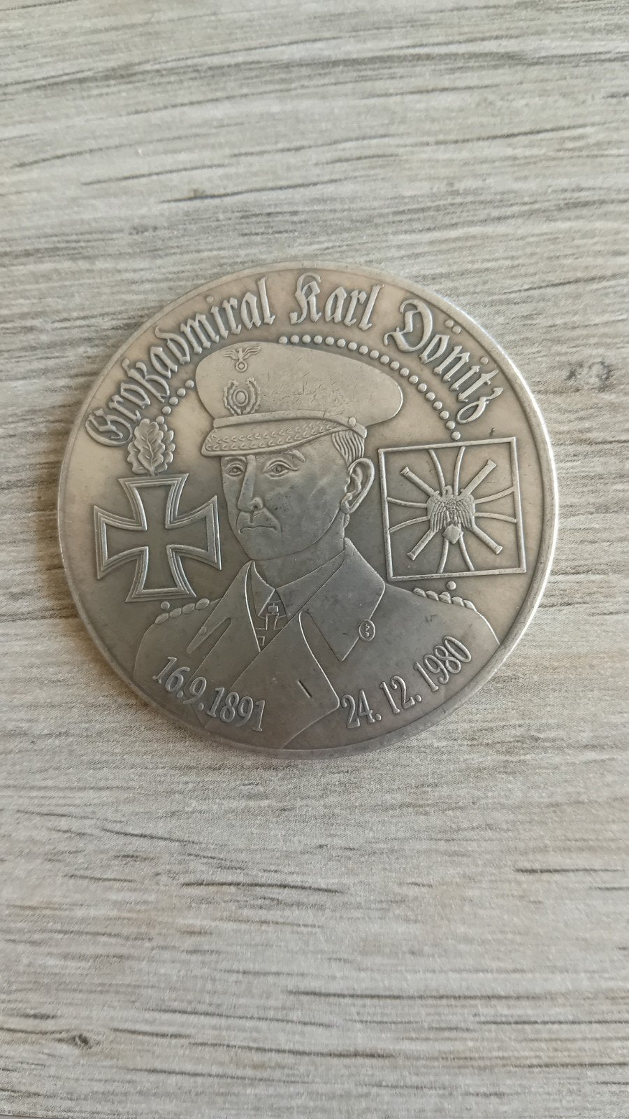 KARL DONITZ HERDENKINSMEDAILLE U BOTEN, Postzegels en Munten, Penningen en Medailles, Ophalen of Verzenden