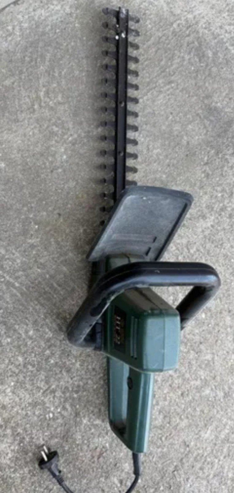 Black & Decker HT 22 électrique
taille-haie.
L'appareil, Enlèvement