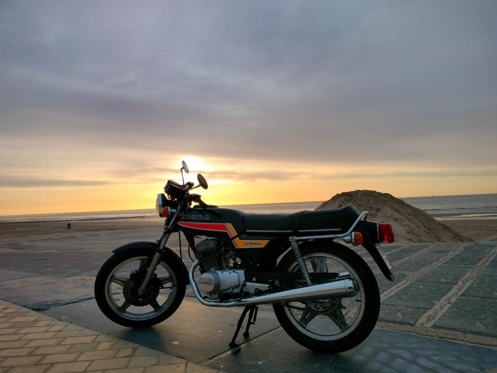 honda cb125 twin, Motos, Motos | Oldtimers & Ancêtres, Tourisme, 2 cylindres, Permis Moto A1 minimum, Manuelle, Occasion, Occasion