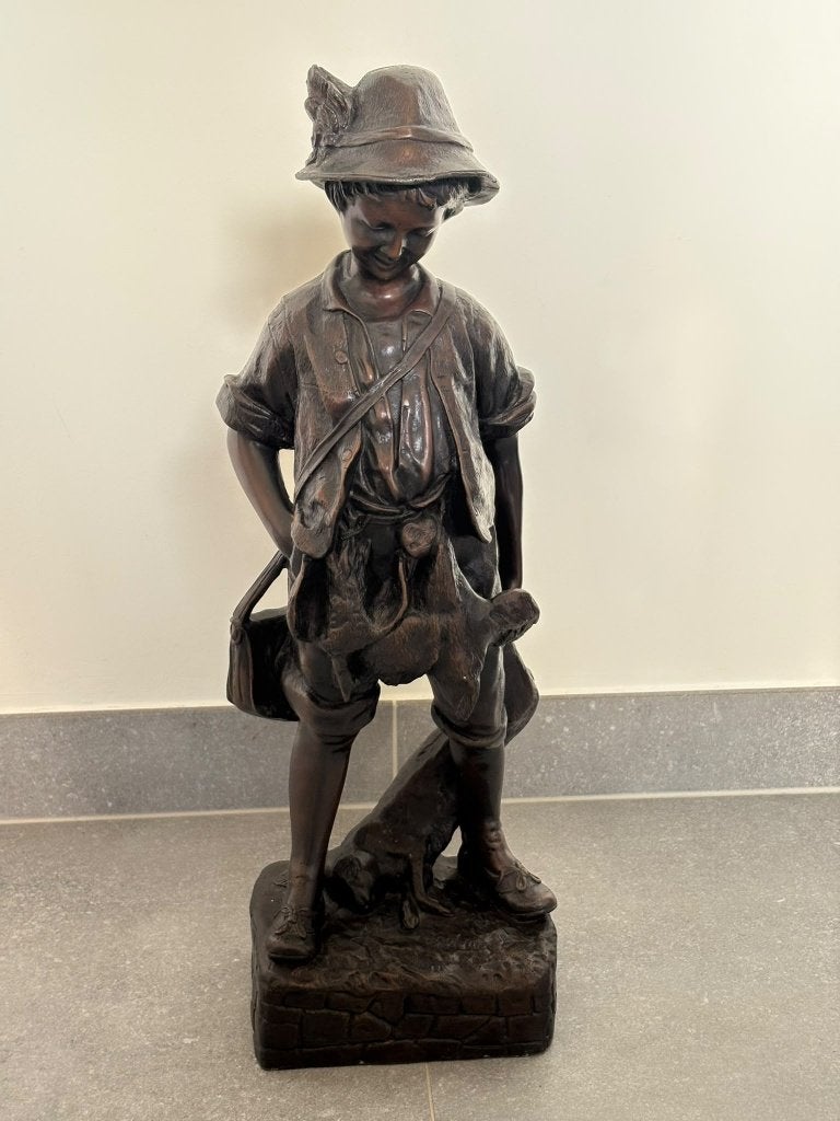 Bronzen beeld "De jonge jager" (naar A. Moreau), Antiquités & Art, Statue, Homme, 50 - 100 cm, Brons