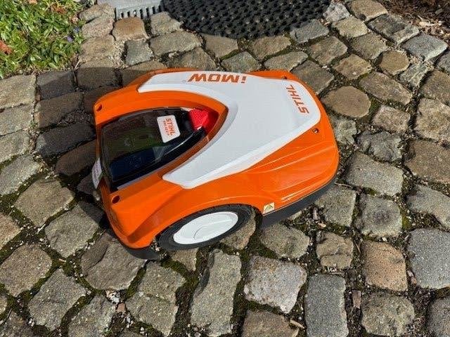 Robotmaaier Stihl RMI 422 P, Jardin & Terrasse, Tondeuses robotisées, Enlèvement, Comme neuf, STIHL, Avec capteur de pluie