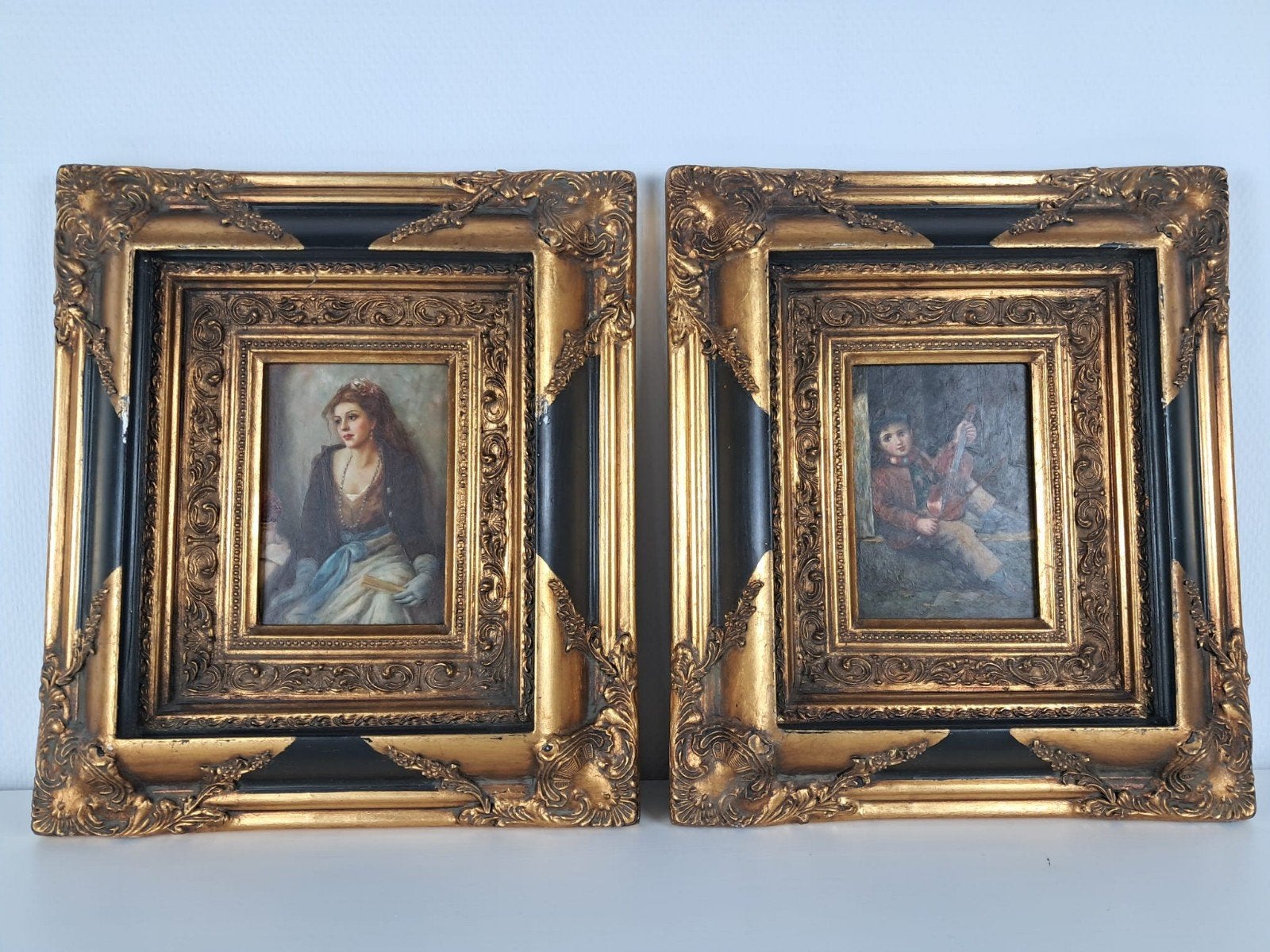 2 peintures à l'huile — Signées R.T. — Art classique, Antiquités & Art, Portrait ou Personnes, Enlèvement ou Envoi, Autres techniques