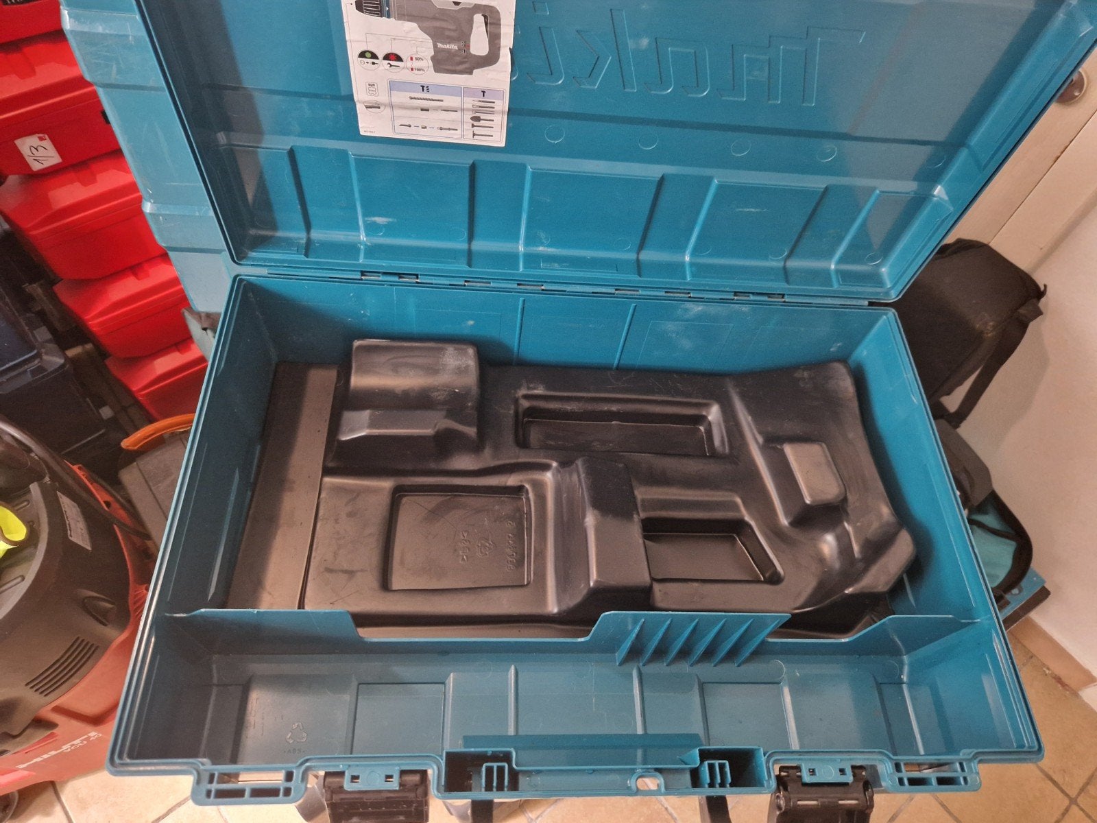 Makita HR4013 50€ lege doos, Ophalen