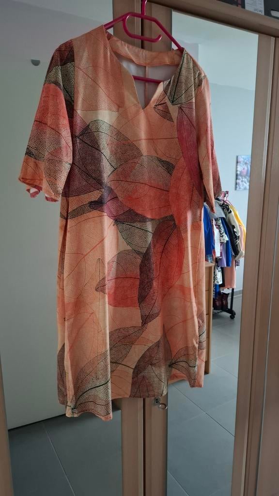 Oranje zomerkleed met bladeren en v-hals, Oranje, Zo goed als nieuw, Onder de knie, Ophalen