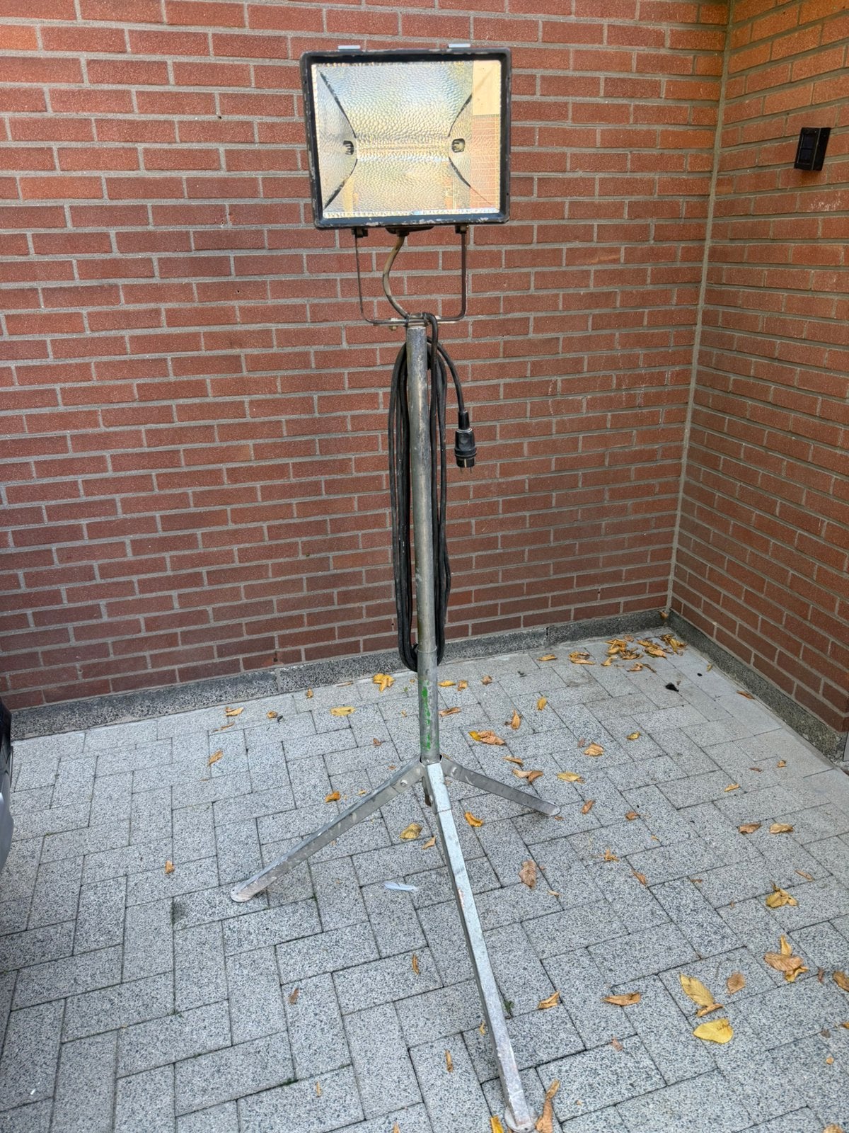 Bouwlanp halageen, Ophalen, Zo goed als nieuw