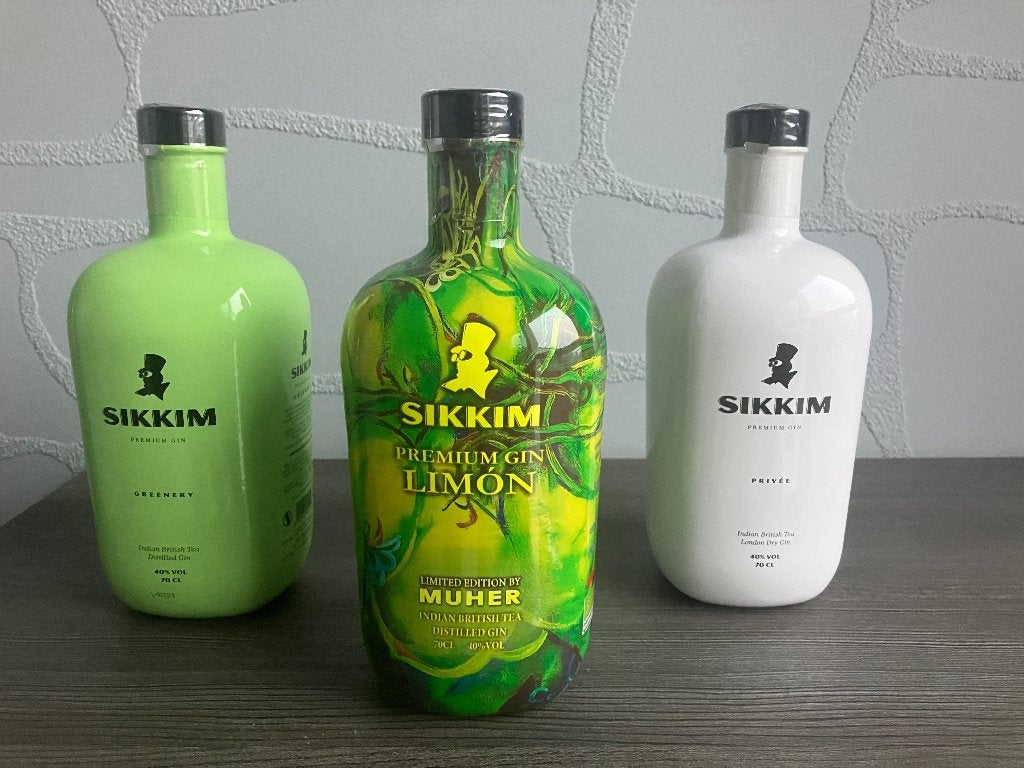 3 bouteilles de gin Sikkim d'Espagne, Enlèvement ou Envoi
