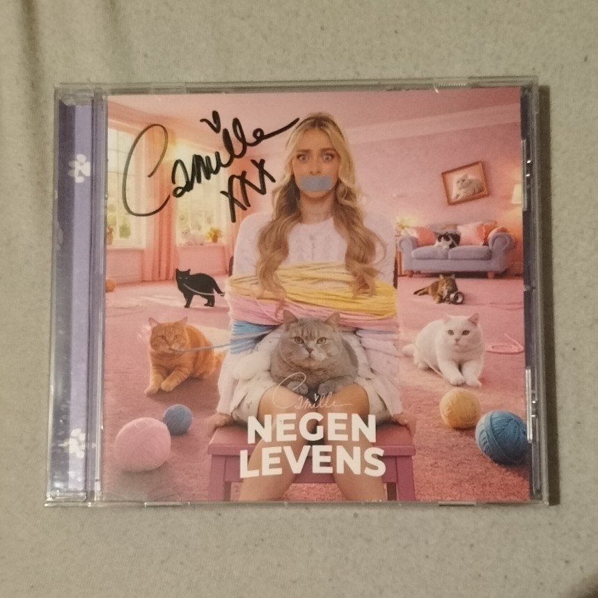 Camille Gesigneerd, Ophalen of Verzenden, Zo goed als nieuw, Gesigneerd