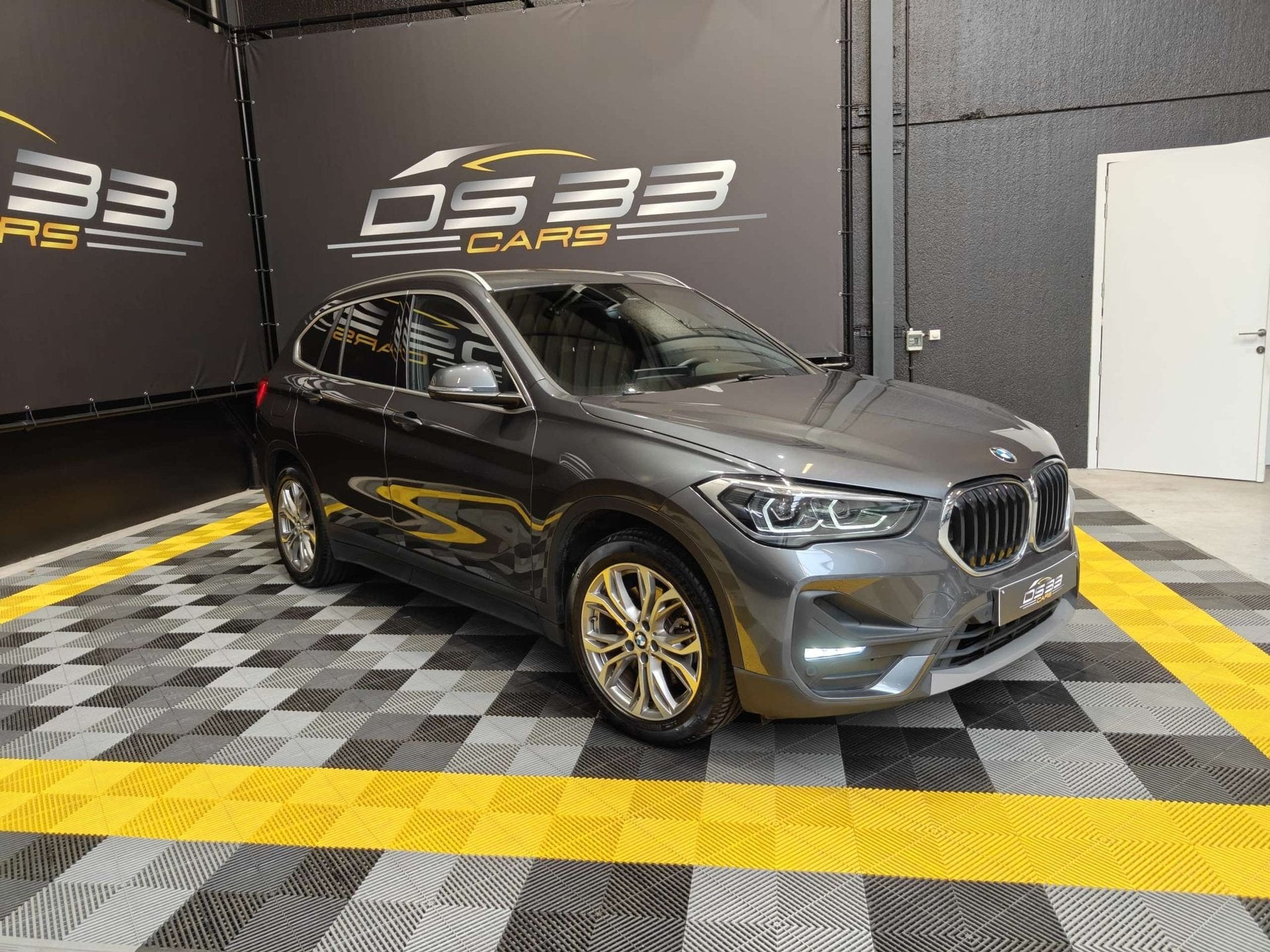 BMW X1 PHEV xDrive25e/LED/18"/HUD/AdCruise/ZV/CAM/GPS, Autos, X1, Argent ou Gris, Achat, Euro 6