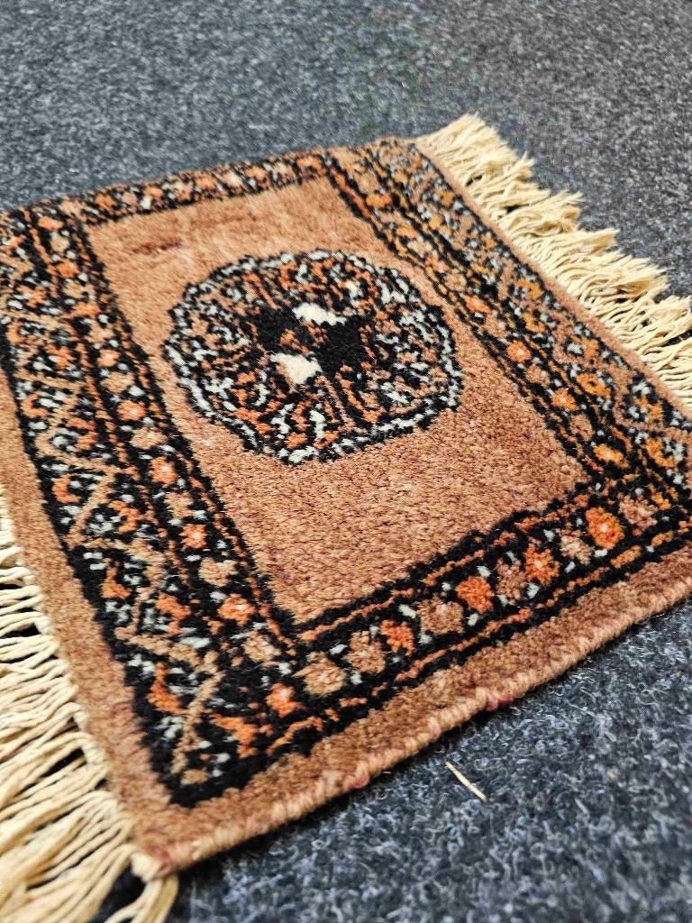 Miniatuur tapijtje 31/27 cm, Ophalen of Verzenden, Gebruikt, Beige, Overige stijlen