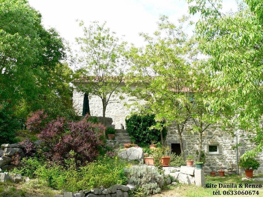 Ardèche Sud, Jolie Maison sans vis à vis avec piscine privée, Propriétaire, Ardèche ou Auvergne, Maison de campagne ou Villa, Campagne