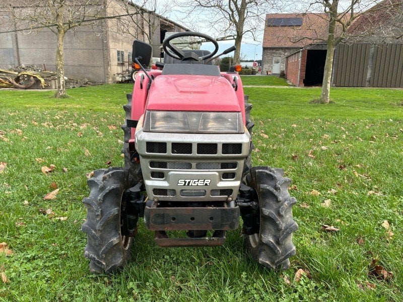 Mini-tracteur Shibaura P185F à quatre roues motrices, Jusqu'à 80 ch, Autres marques