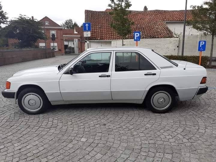 Mercedes w201, 1.8 benzine. bwj 1992, 125000km, Auto's, Zwart, Wit, 1795 cc, 80 kW