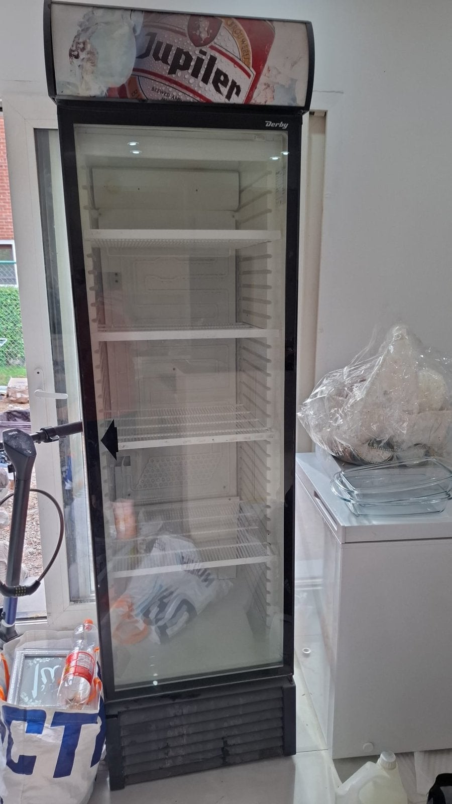Koelkast voor dranken werkt goed, Elektronische apparatuur, Ophalen