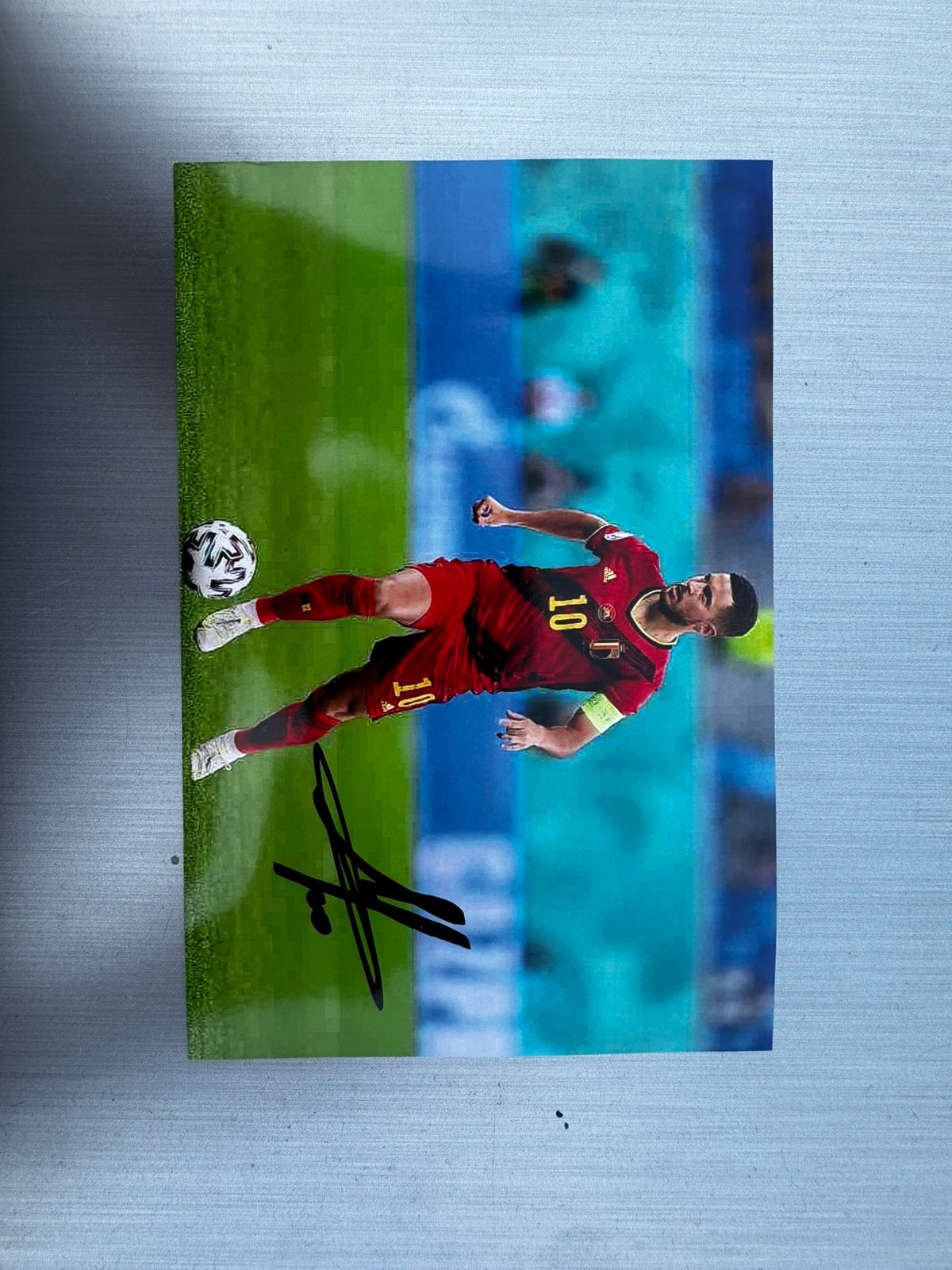 Gesigneerde foto Eden Hazard, Verzamelen, Boekenleggers, Ophalen of Verzenden, Zo goed als nieuw