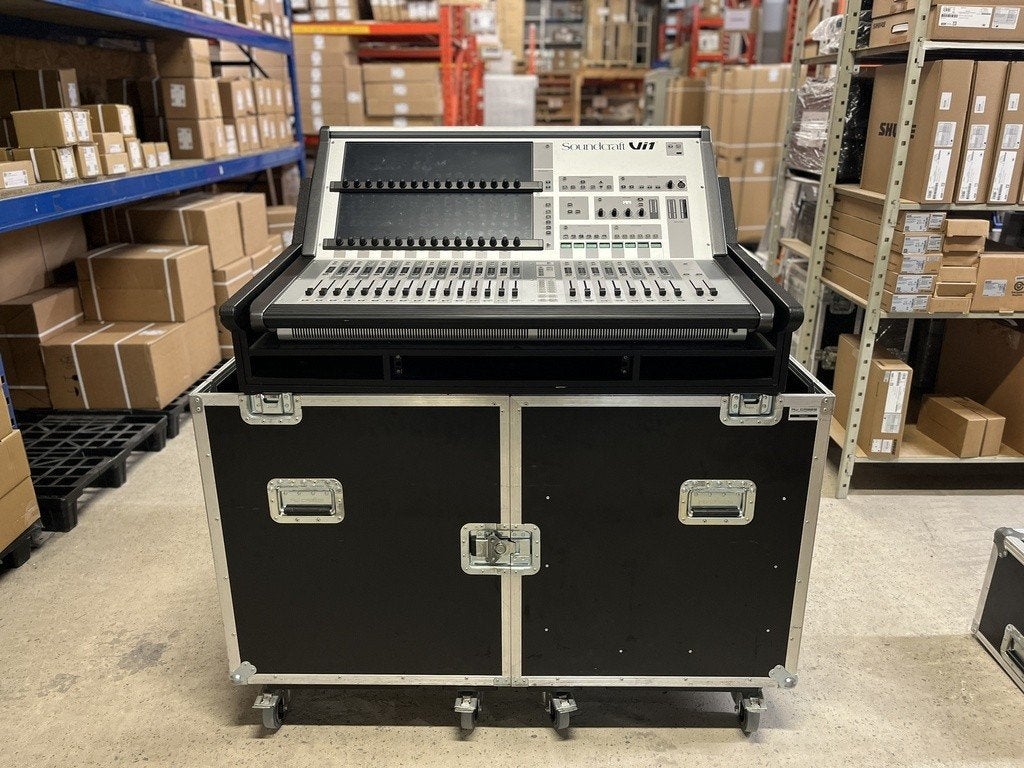 SOUNDCRAFT Vi1 + Flightcase - table de mixage, Enlèvement ou Envoi, Comme neuf, 20 canaux ou plus